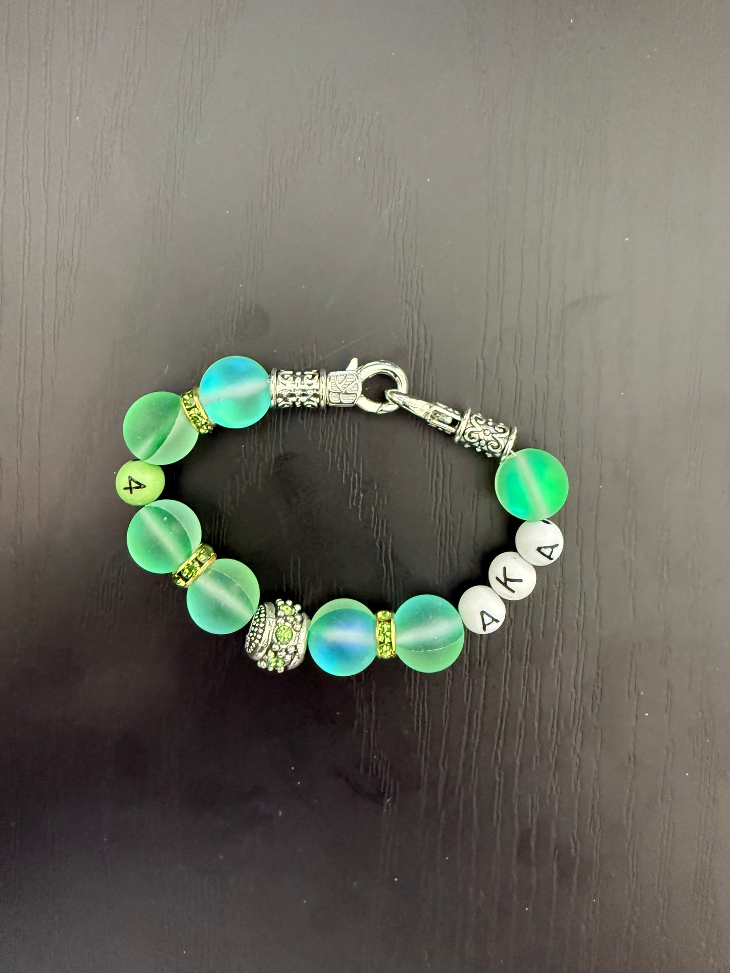 AK034- Alpha Kappa Alpha Charm Bracelet - G39