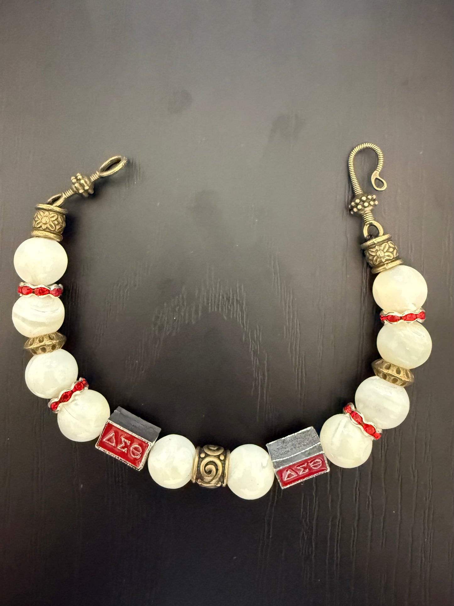 DE032 - Delta Sigma Theta Charm Bracelet - G39