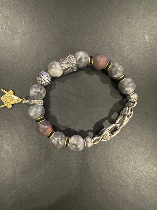 MA008. Mason Charm Bracelet - G39
