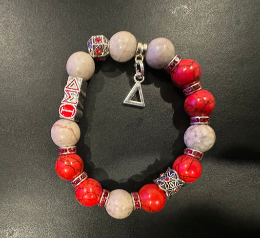 DE019- Delta Sigma Theta Charm Bracelet - G39