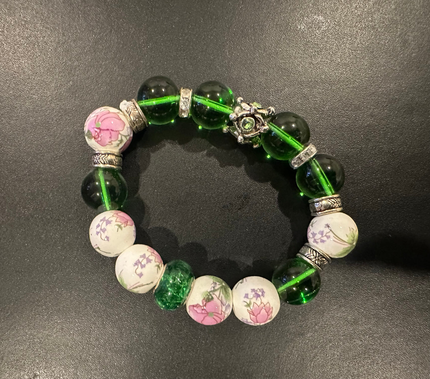AK023- Alpha Kappa Alpha Charm Bracelet - G39
