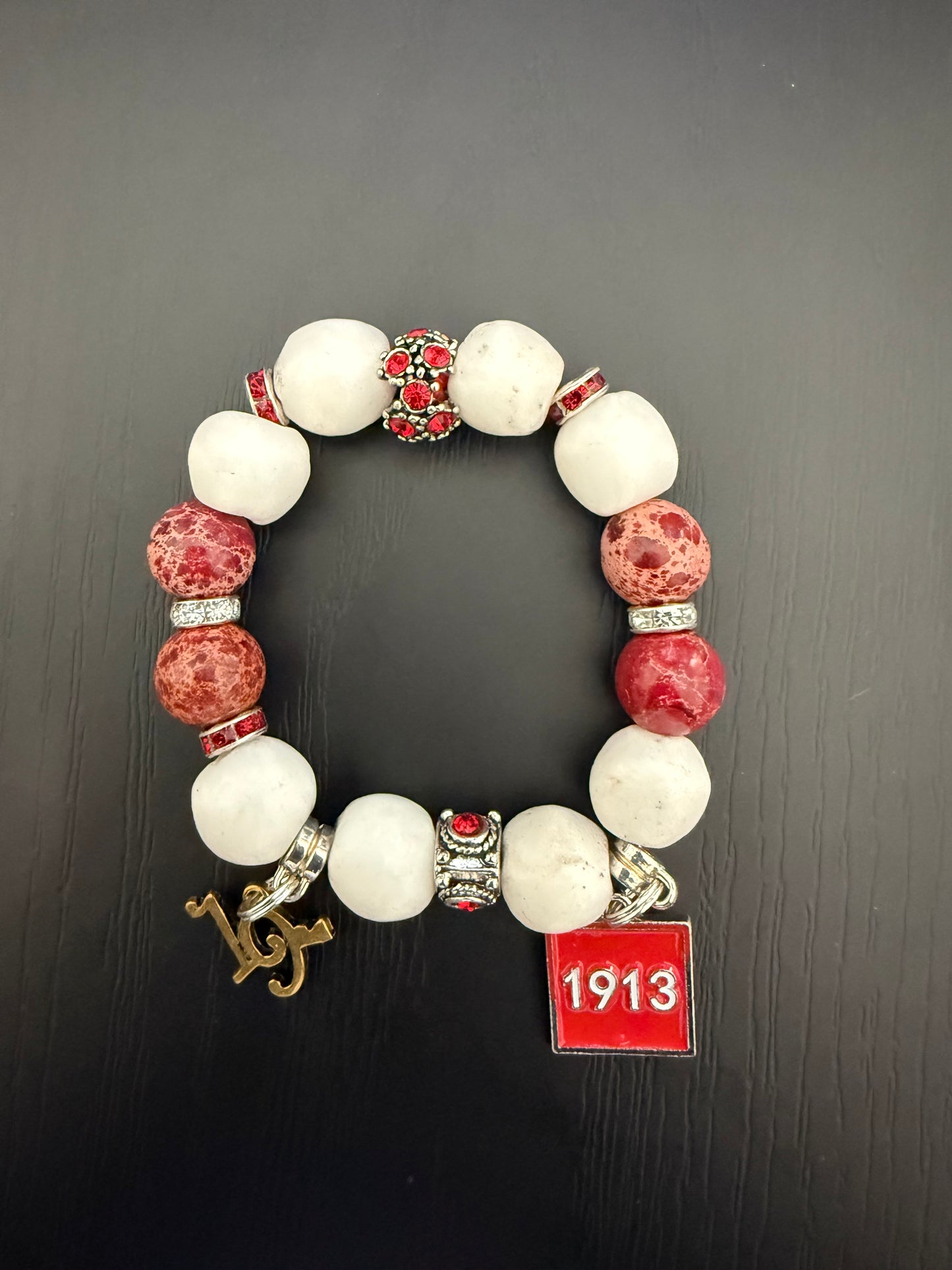 DE067 - Delta Sigma Theta Charm Bracelet - G39