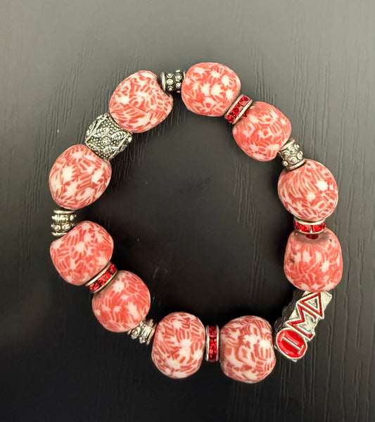 DE053 - Delta Sigma Theta Charm Bracelet - G39