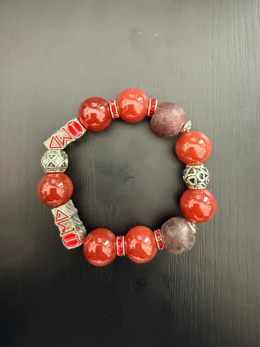 DE054 - Delta Sigma Theta Charm Bracelet - G39