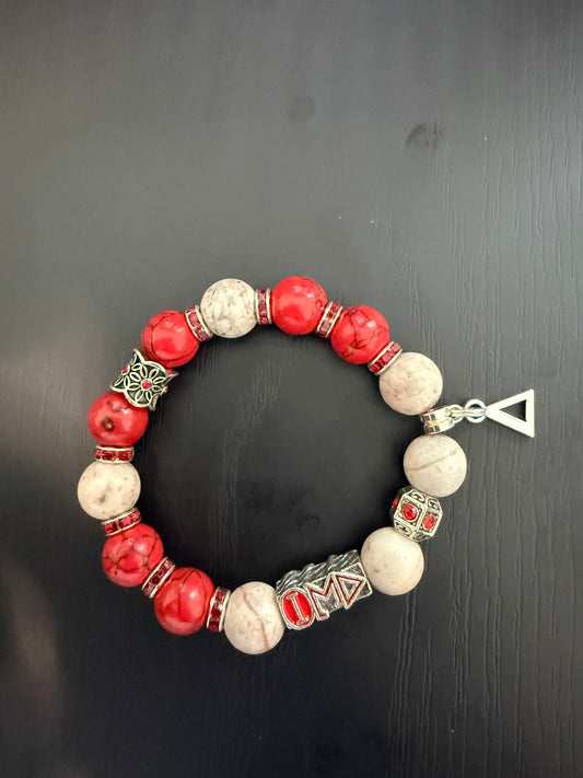 DE046 - Delta Sigma Theta Charm Bracelet - G39