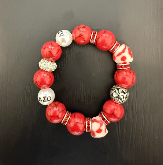 DE035 - Delta Sigma Theta Charm Bracelet - G39