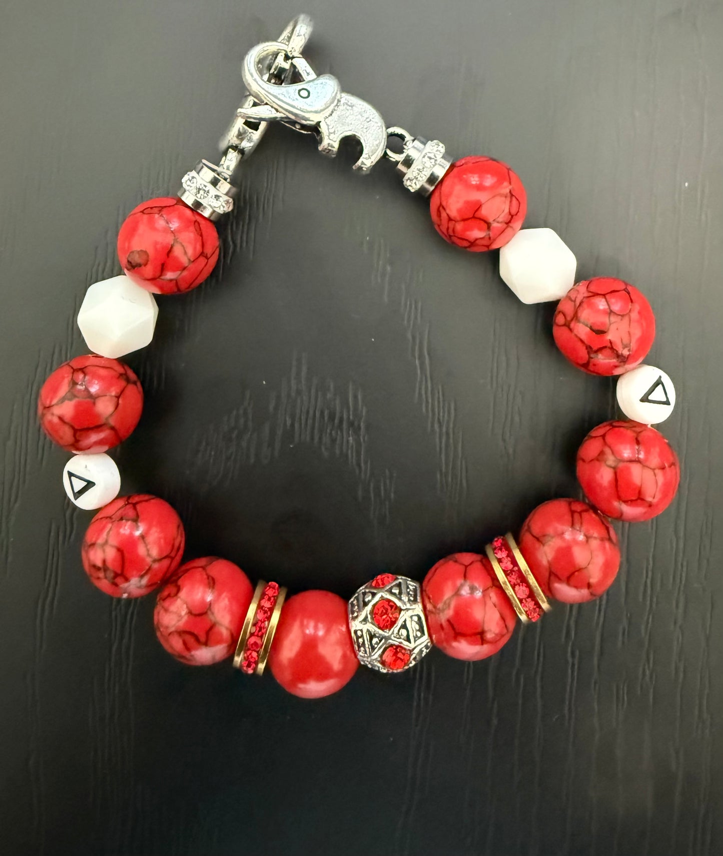DE043 - Delta Sigma Theta Charm Bracelet - G39