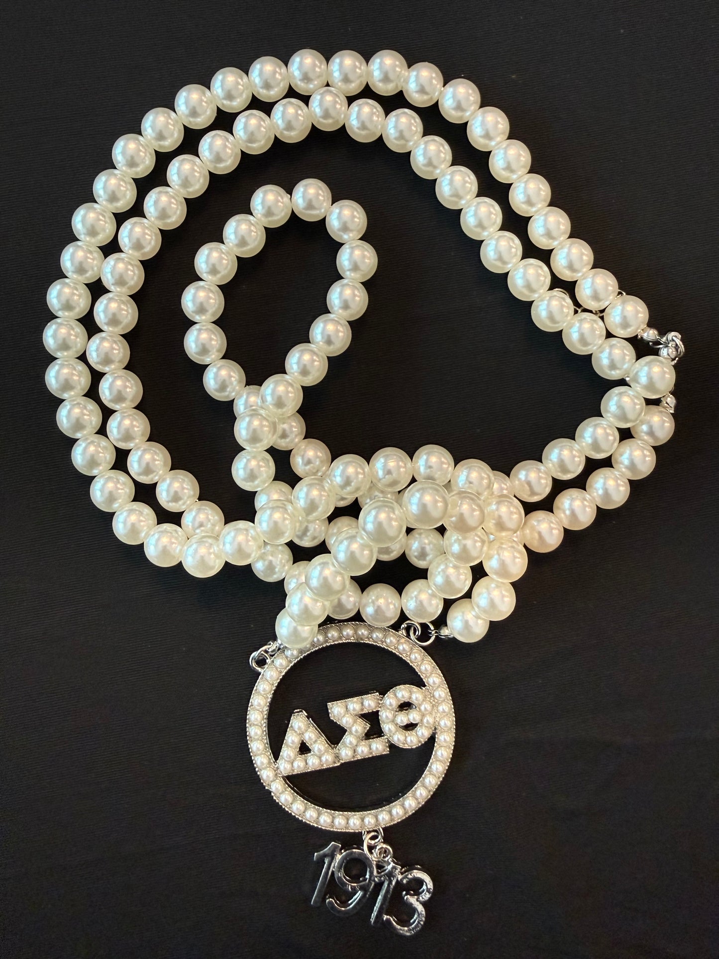 DE0100 - Delta Necklace - Complete Pearls