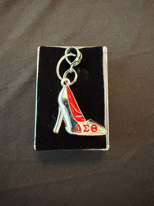 DE0118 - Delta Chain and Pendant - Stelletto