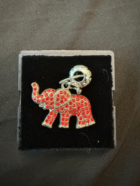 DE0124 - Delta Chain and Pendant - Red Elephant