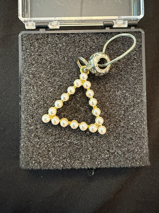 DEO131 - Delta Chain and Pendant - Pearled Pyramid