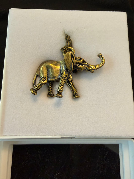 DE0136 -  	 Delta Chain and Pendant - Gold Elephant