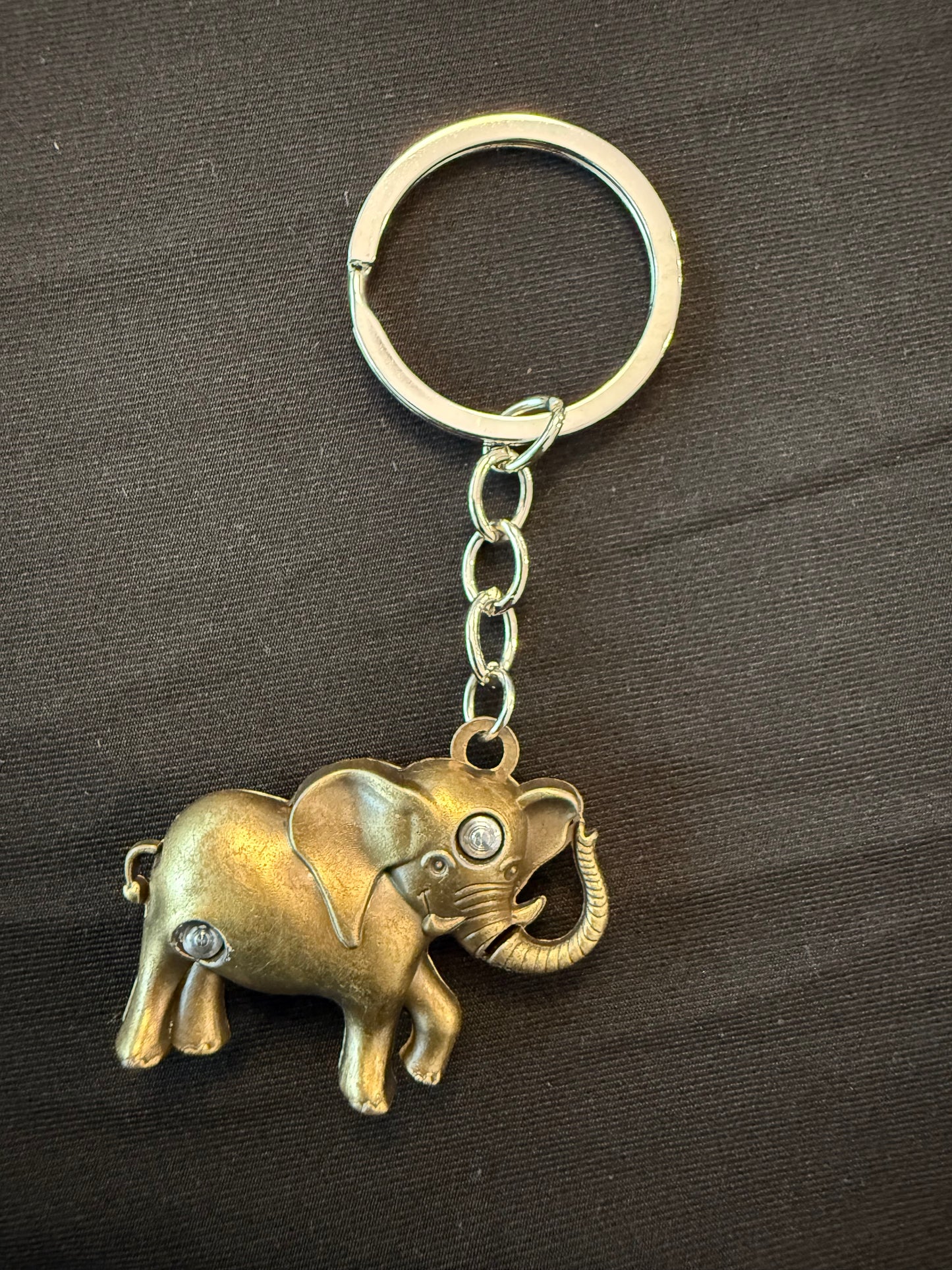 DE0137 - Delta Keychain - Gold Elephant